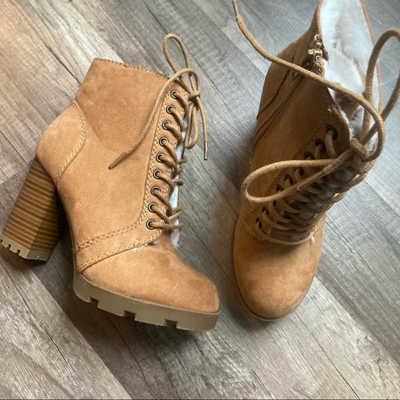 Chunky heel boots - Picture 3 of 6